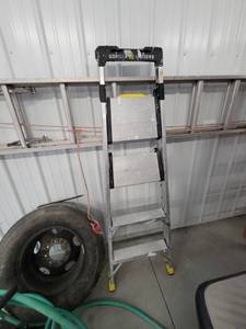 lot 13690 image: 6ft Gorilla Ladder