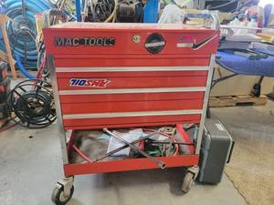 lot 13703 image: Mac Tool Box on Casters - Contents Included