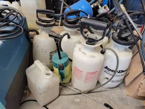lot 13728 image: Lot of Spray Pumps