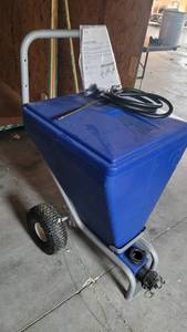 lot 9700 image: 25 Gallon Hopper - Gently Used Model 25DO78