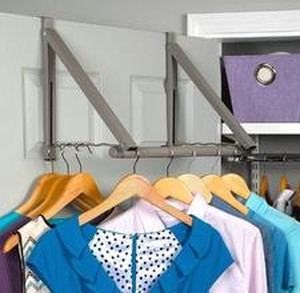 lot 47 image: Over The Door Closet Valet