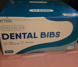 lot 160 image: 500Pcs Dental Bibs Waterproof Patient Towels Tattoo Tray Covers Size 13  X 18 