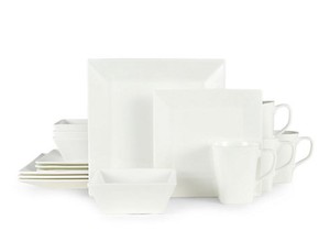 lot 16562 image: Mikasa DelRay 32pc Dishware Set White
