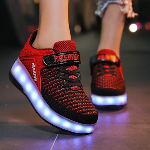 lot 16588 image: Fashion Red Light Up Shoes Child Size 40