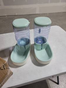 lot 63267 image: Feeder & Waterer