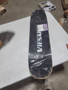 lot 63402 image: Viesaine Skateboard (Longboard)
