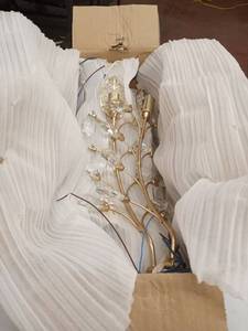 lot 35099 image: gold light