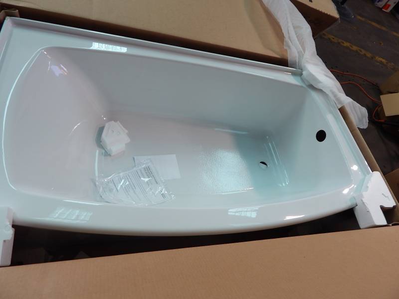American Standard Ovation Curved Tub and Wall Set Tuesday Night