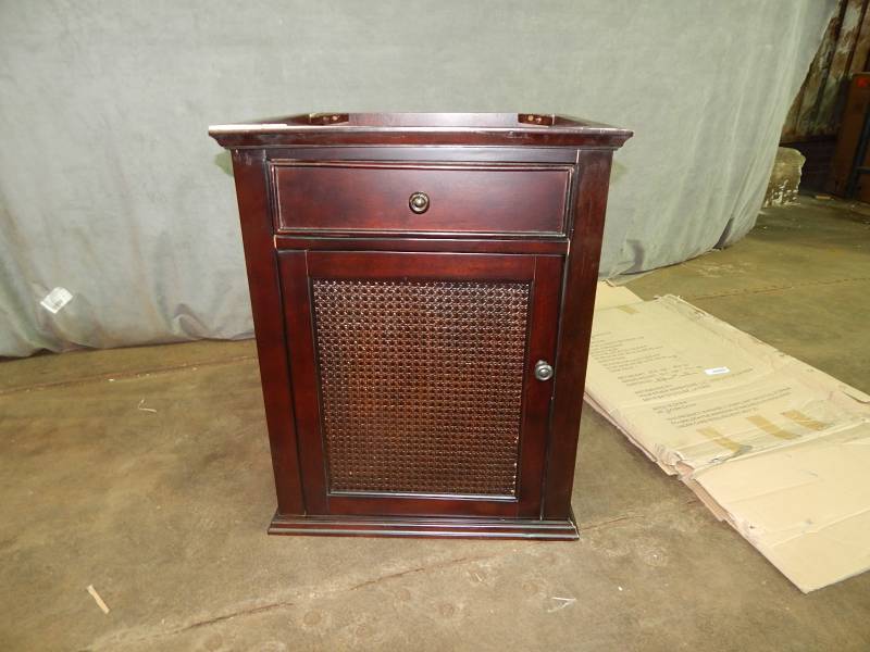 lot 2592 image: Bimini 24 Vanity