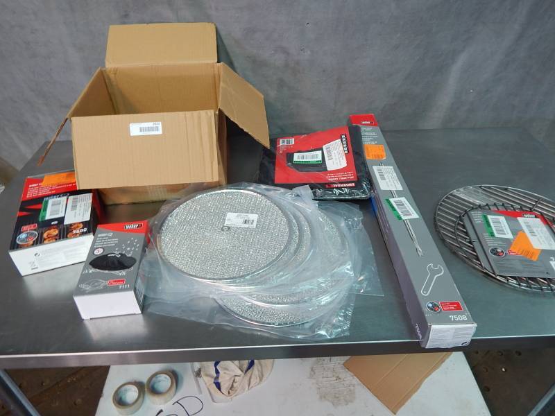 lot 2632 image: Lot of Misc. Grill Items
