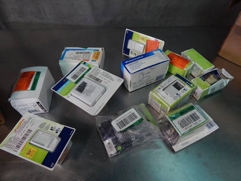 lot 2679 image: Lot of Misc. Wall Switches
