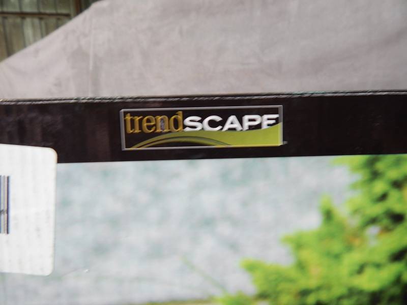 lot 2701 image: Trendscape Solar Bird Of Paradise Light
