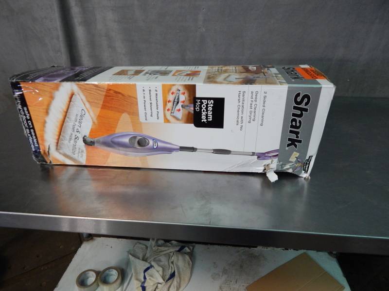 lot 2708 image: Shark Steam Mop