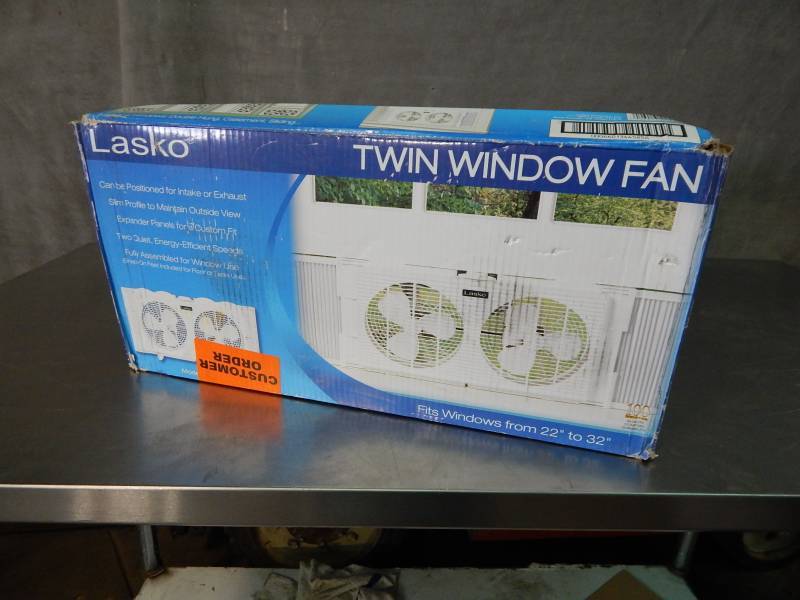 lot 2714 image: Lasko Twin Window Fan