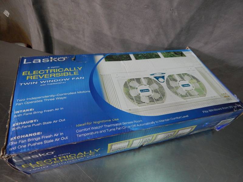 lot 2715 image: Lasko Twin Window Fan