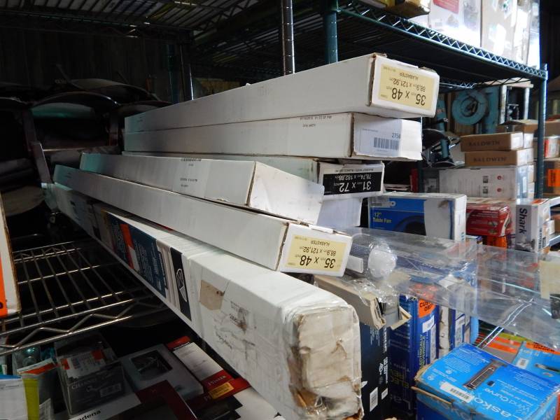 lot 2758 image: Lot of Misc. Window Blinds