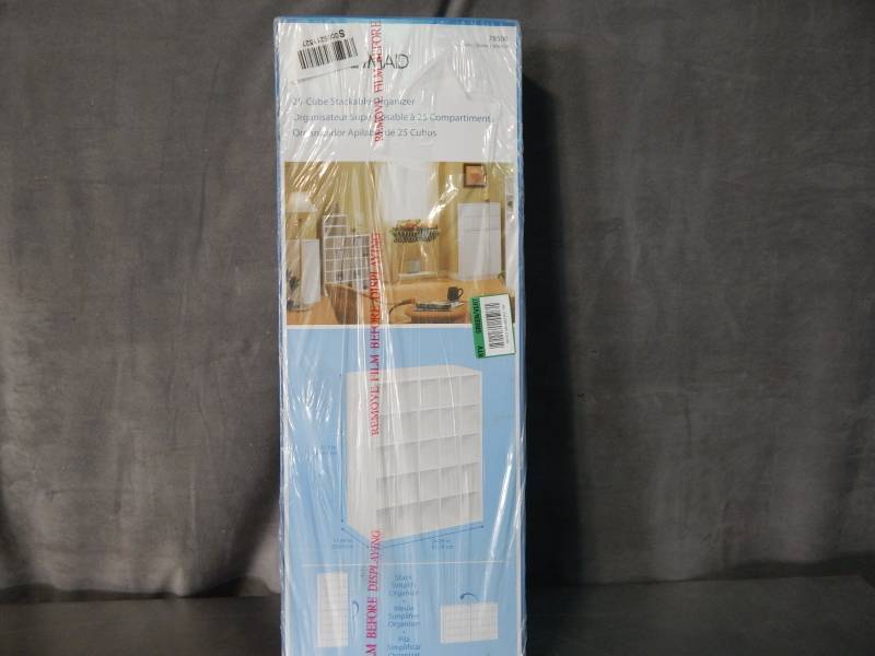 lot 2782 image: Closet Maid Cube Stackable Organizer