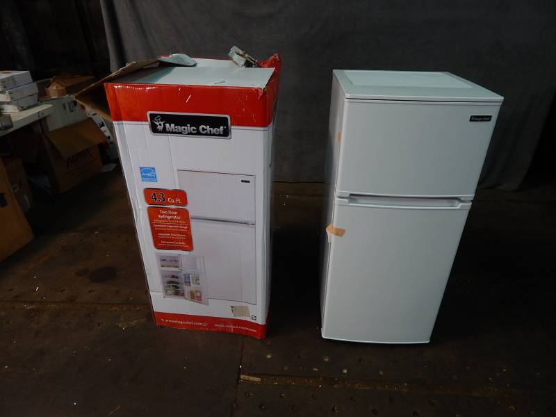 lot 2150 image: Magic Chef 4.3 cu ft. 2 Door Refrigerator