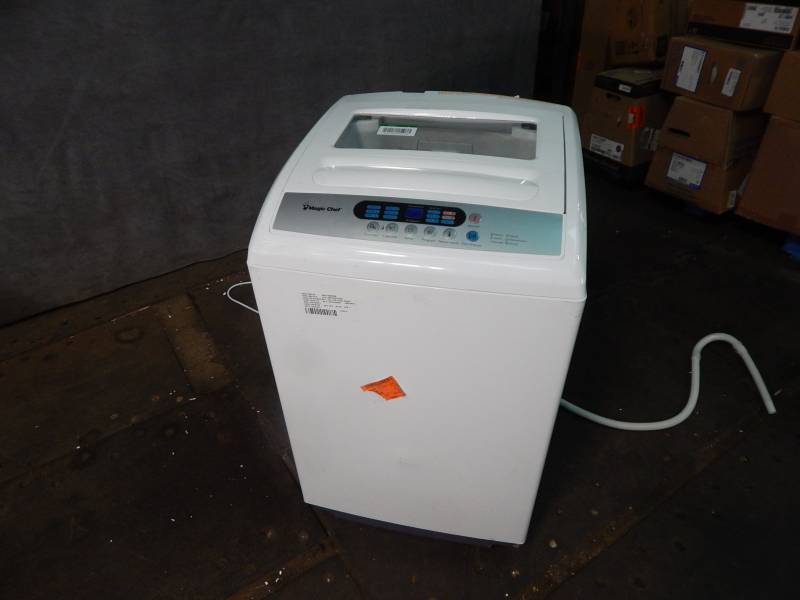 lot 2152 image: Magic Chef Compact 2.1 cu ft. Top Load Washer