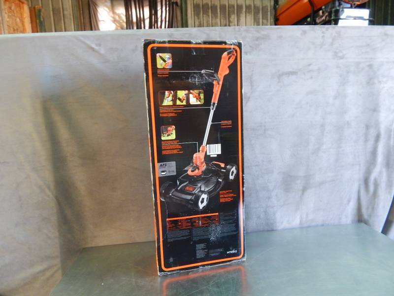 lot 2184 image: Black and Decker 3 n 1 Corded Compact Mower