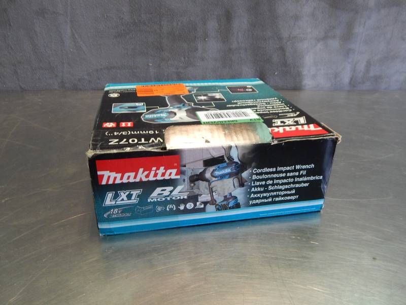 lot 2228 image: Makita 18v High Torque 34 Impact Wrench