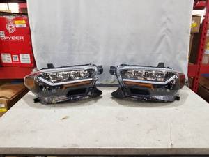 lot 17832 image: QUAD PRO LED PROJECTOR HEADLIGHTS BLACK HOUSING CLEAR LENS