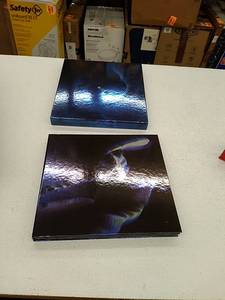 lot 37779 image: Decorative vinyl book with 5 records