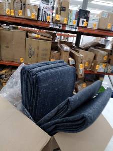 lot 37827 image: Box of indoor Rug Mats, SIZE UNKNOWN AND STYLE UNKNOWN