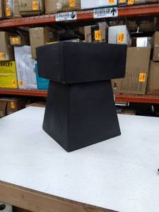 lot 37889 image: concrete Plant Stand