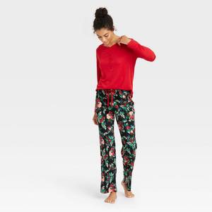 lot 6102 image: Womens Henley Pajama Set - Stars Above M