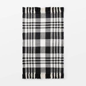lot 6176 image: 25x38 IndoorOutdoor Scatter Plaid Rug Black - Threshold designed with Studio McGee