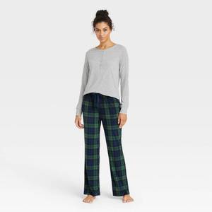 lot 8577 image: Womens Henley Pajama Set - Stars Above Green S