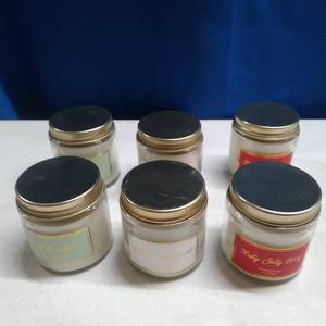 lot 8586 image: 6 pack of 3oz Candles - Holly Jolly Berry, Sugared Peppermint, and First Snowfall