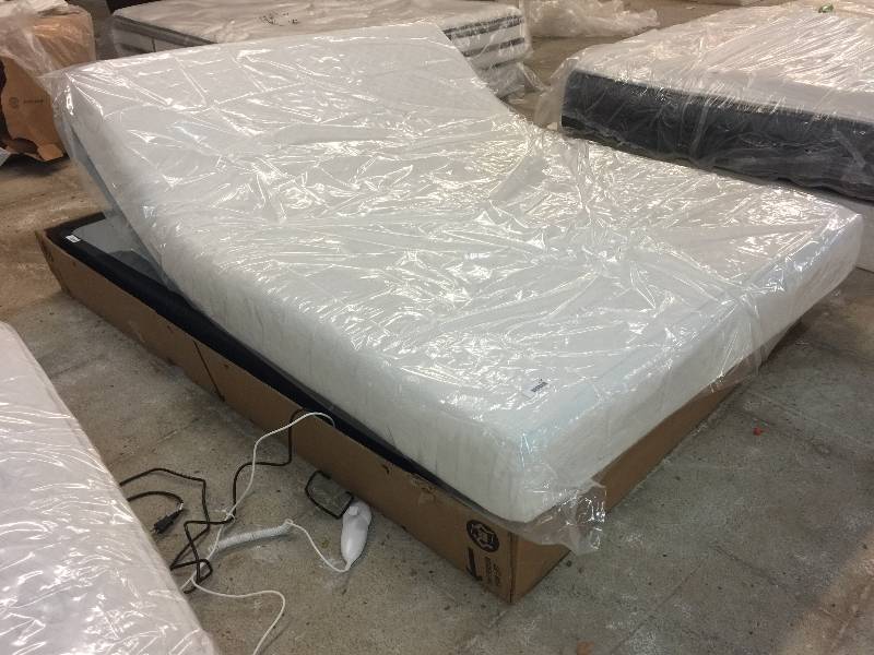 lot 1704 image: TEMPURPEDIC FOAM QUEEN MATTRESS