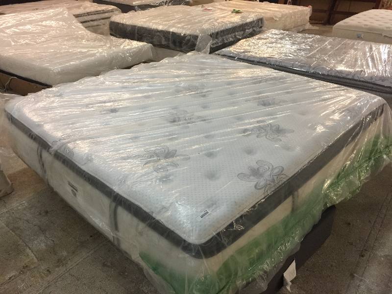 lot 1604 image: Stearns & Foster Portofino Luxury Plush Euro Pillowtop Mattress - KING