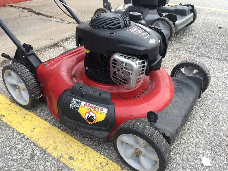 lot 1463 image: Craftsman 4.5 Engine Torque Side Discharge Mower