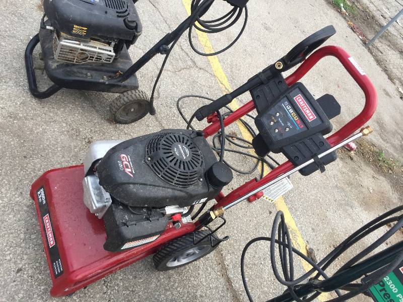 lot 1468 image: Craftsman 2800psi 2.3 GPM Gas Powered Pressure Washer