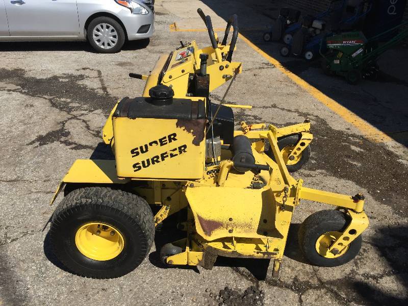 lot 1628 image: Great Dane Surfer Mower- Zero Turn