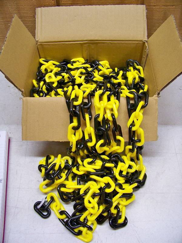lot 522 image: Global Yellow and Black Chains