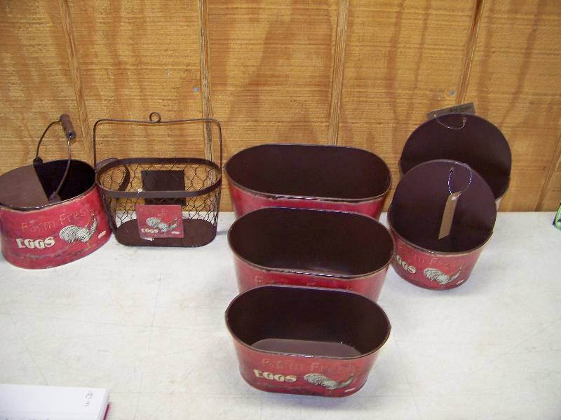 lot 581 image: Farm Fresh Eggs Metal Dcor