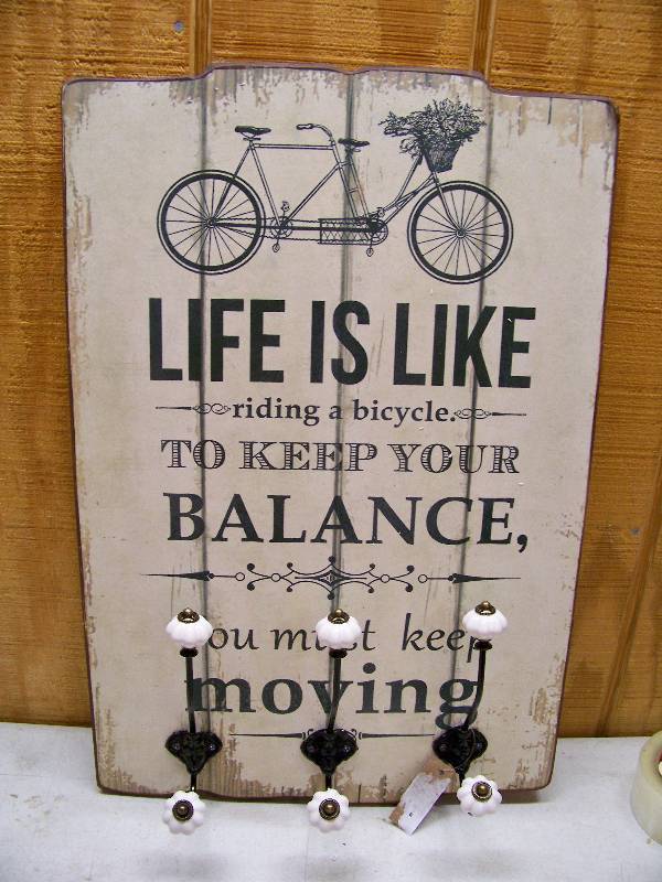 lot 582 image: Bicycle Home Dcor
