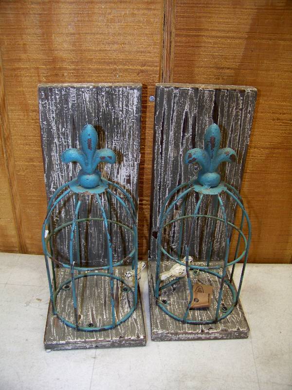 lot 584 image: Pair of Bird Cage Bookends