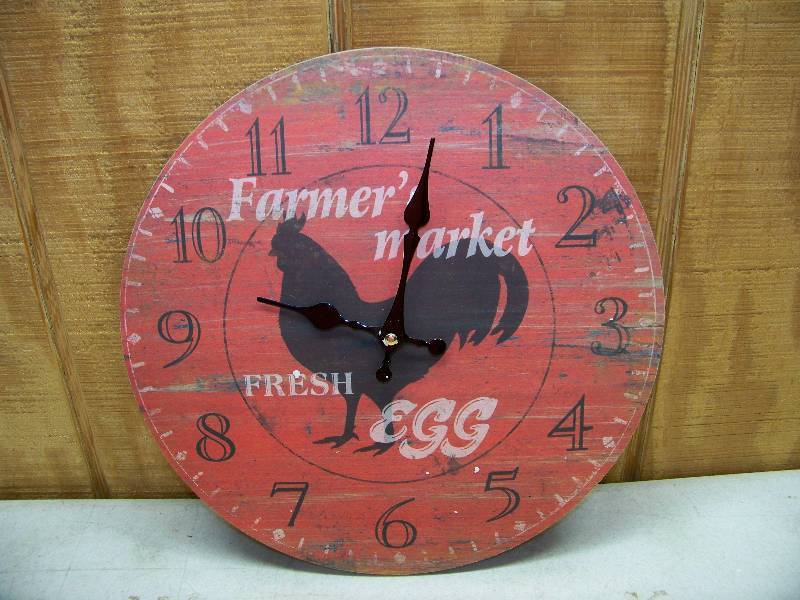 lot 586 image: Clock
