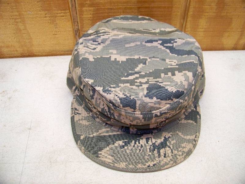 lot 593 image: 12 Air Force Utility Caps