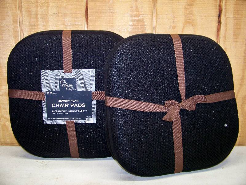 lot 629 image: 4 Home Collection Memory Foam Chair Pads