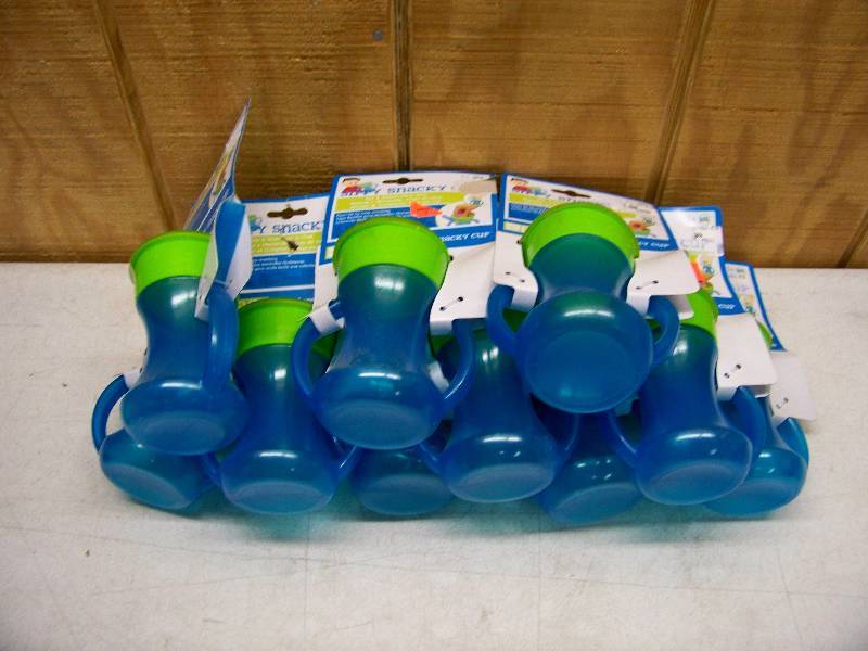 lot 690 image: 10 Sippy Snack Cups