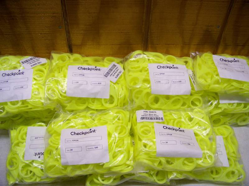lot 699 image: 17 Bags of 100 Checkpoint Loose Wheel Nut Indicators