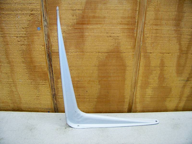 lot 707 image: 20 Shelf Brackets