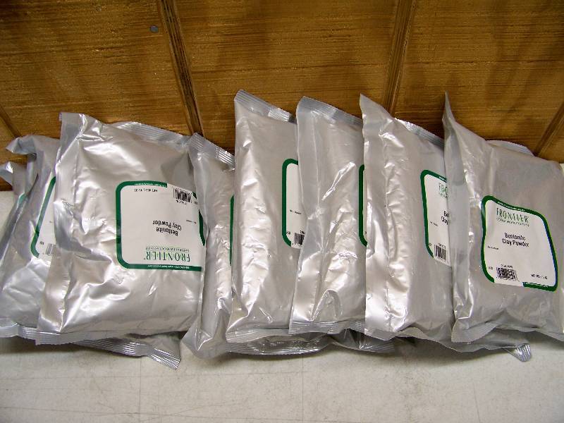lot 688 image: 7 Bags Frontier Natural Products Bentonite Clay Powder