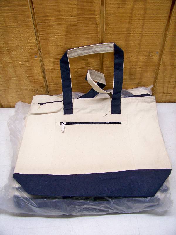 lot 720 image: 12 Canvas Totes